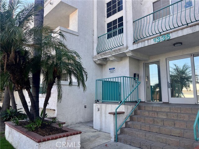 Building Photo - 1335 Newport Ave