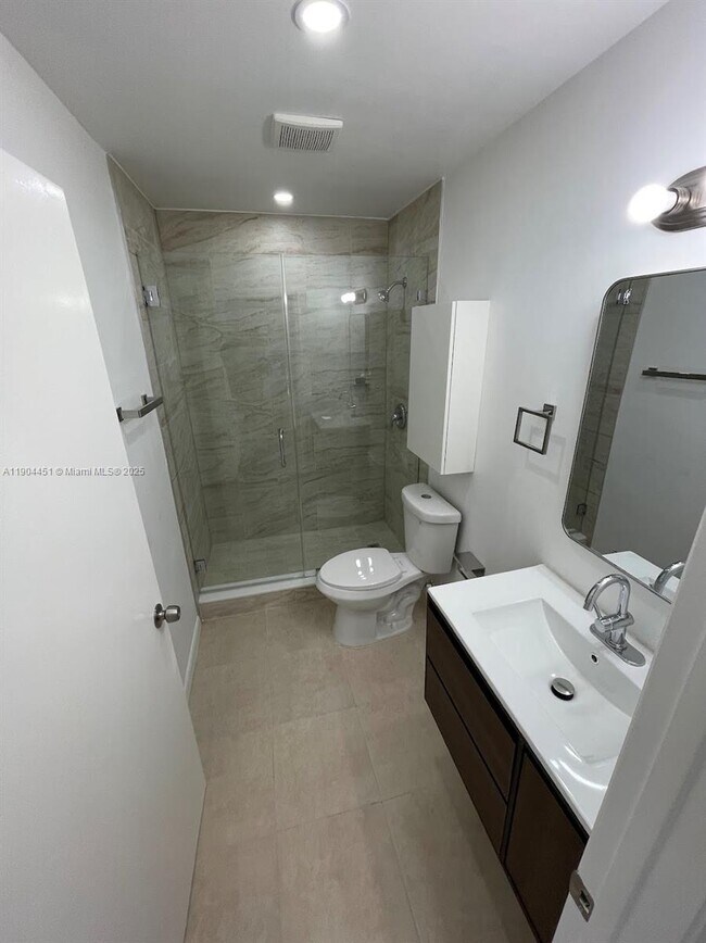 Building Photo - 1165 NW 125th Pl