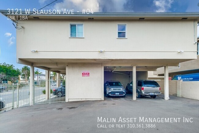 Building Photo - 3121 W Slauson