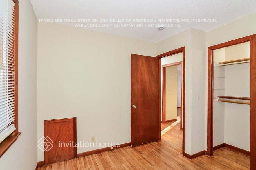 Building Photo - 124 Oakwood Rd