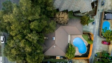 Building Photo - 8810 Vista Oaks Cir