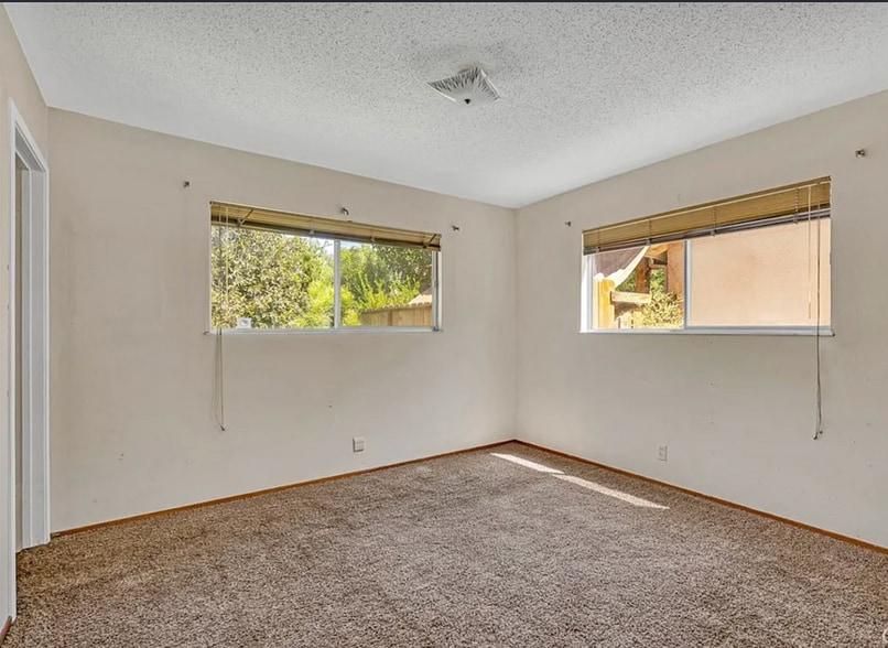 Building Photo - 976 Granada Cir