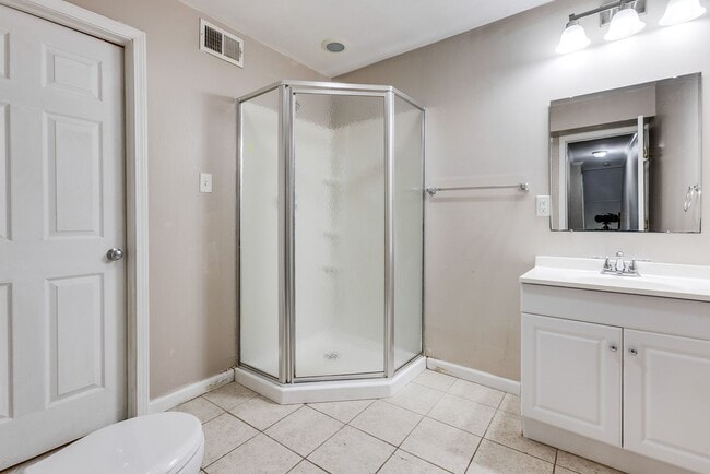 Building Photo - 2623 S 18th St