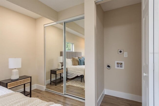 Building Photo - 2480 Del Rio Way