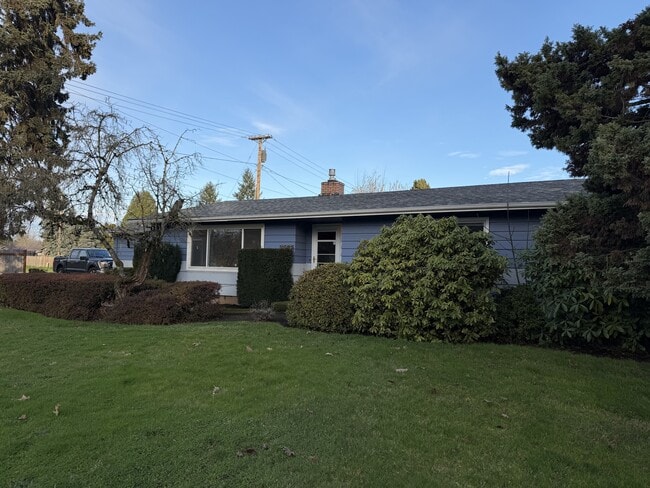 Building Photo - 3525 River Rd