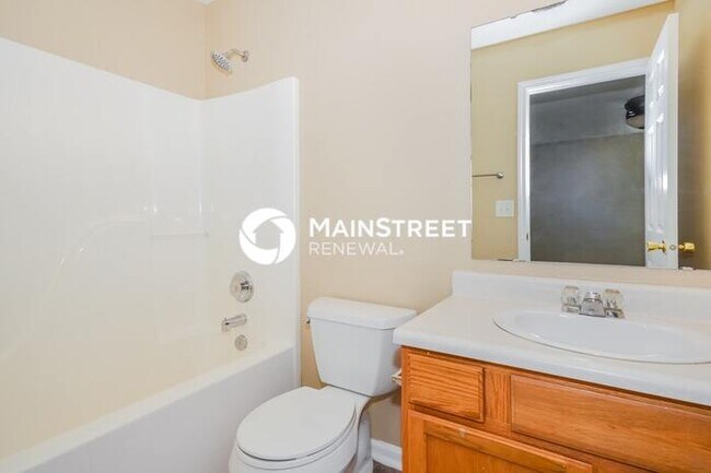 Building Photo - 3 Bedroom Pet-Friendly Home in Indianapolis, IN with Main Street Renewal