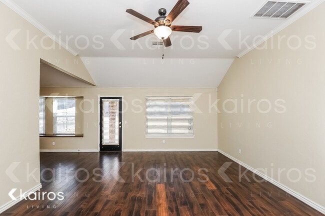 Building Photo - 2416 Apple Way
