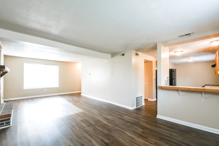 Building Photo - 907 Coolee Ln