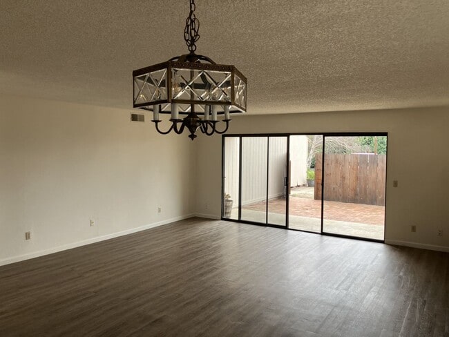 Building Photo - 173 Birch Ave