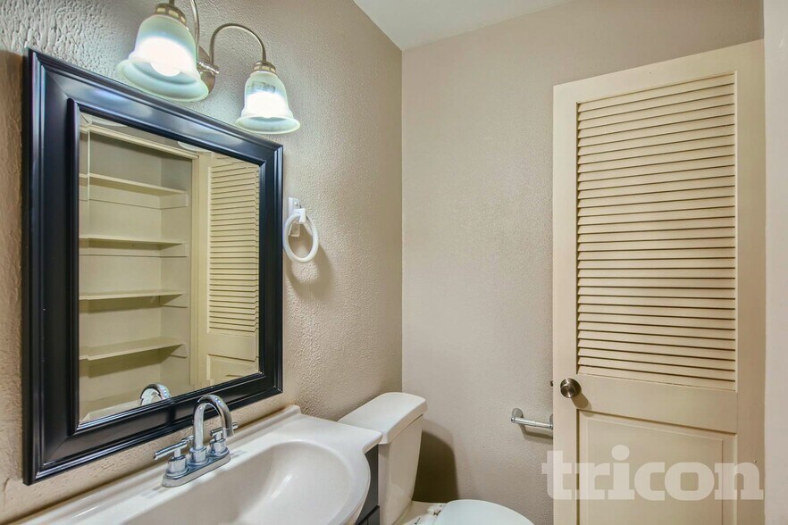 Building Photo - 333 Clearfield Dr