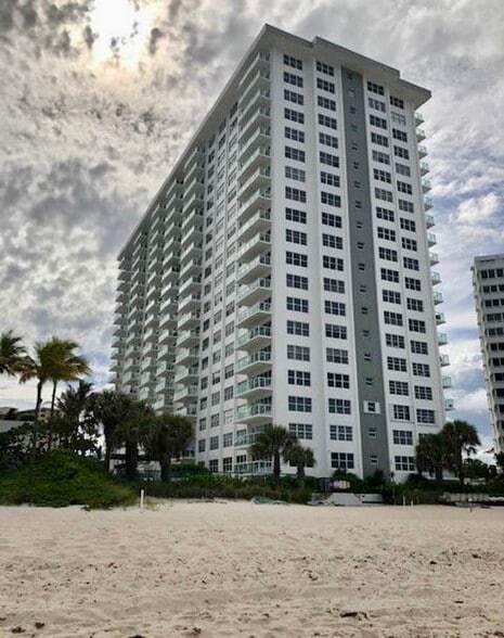 Building Photo - 3550 Galt Ocean Dr