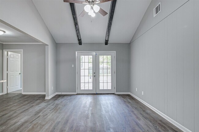 Building Photo - 2323 Tinechester Dr