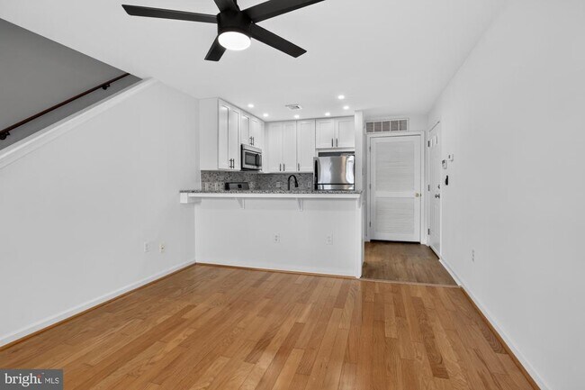 Building Photo - 704 N 18th St