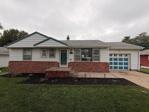 Building Photo - 710 S 67th Ave