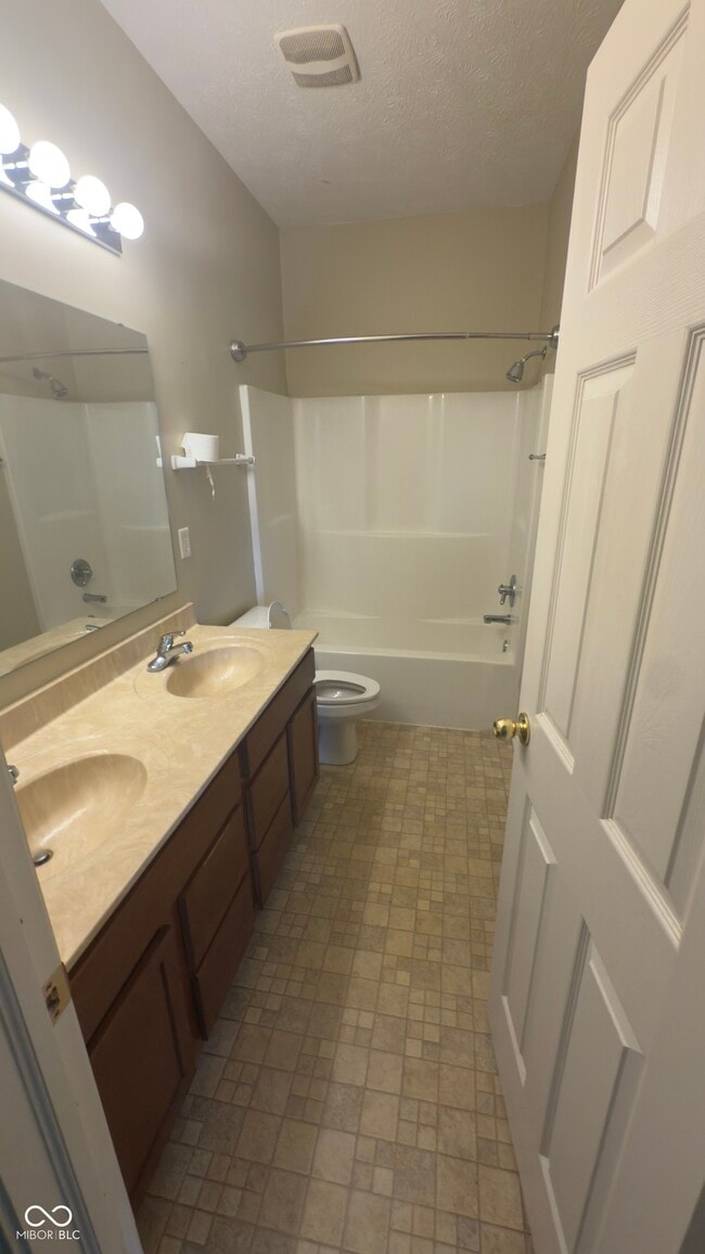 Building Photo - 1236 Wolf Run Way