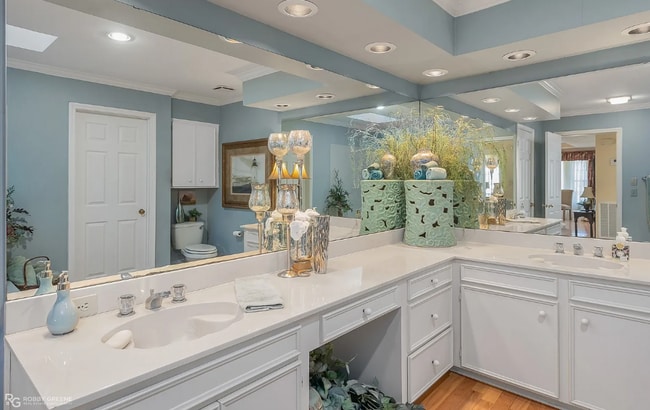 Building Photo - Beautiful 2 Bedroom, 2 Bathroom home with ...
