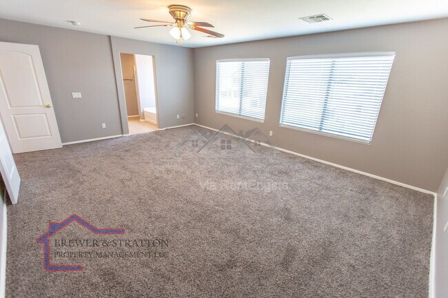 Building Photo - 6427 S 71st Dr