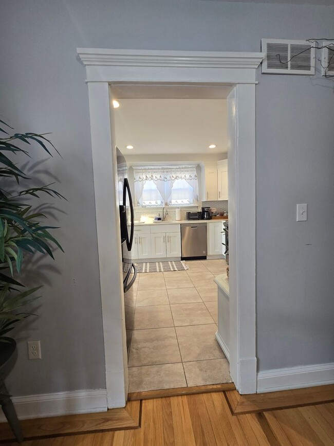 Building Photo - Spacious, meticulously renovated single family: 2-bedroom, 2 full bathroom & finished basement an...