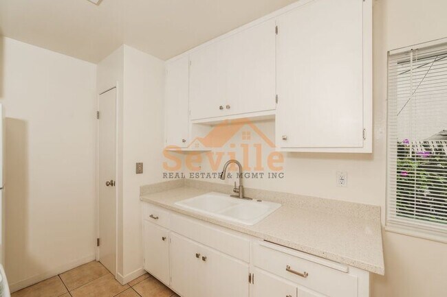 Building Photo - 2950 Stanton St