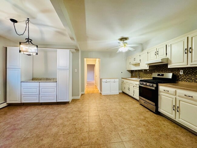 Building Photo - 11 W 44th St