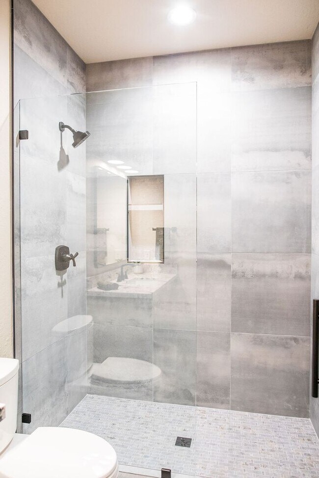 Building Photo - Beautiful 5 Bedroom Flagstaff Home