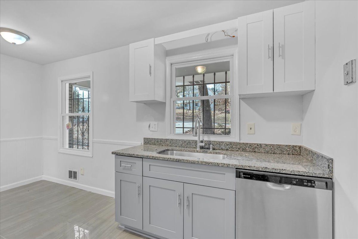 Building Photo - 2080 Bluffton Way