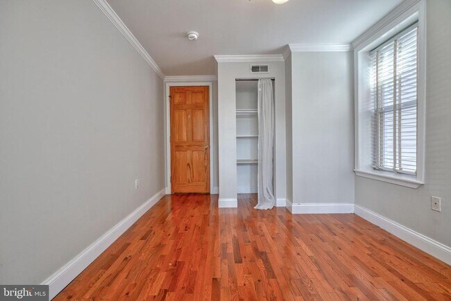 Building Photo - 1412 Battery Ave