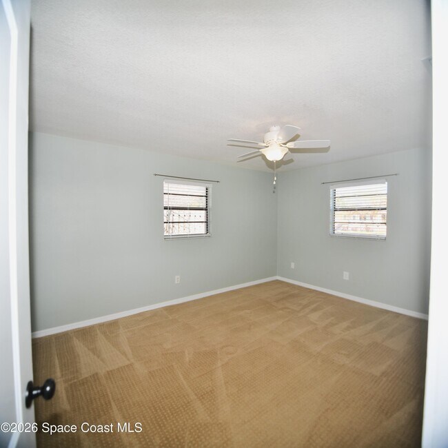 Building Photo - 405 Sparrow Dr