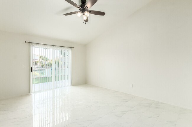 Building Photo - 1225 E Artesian Way