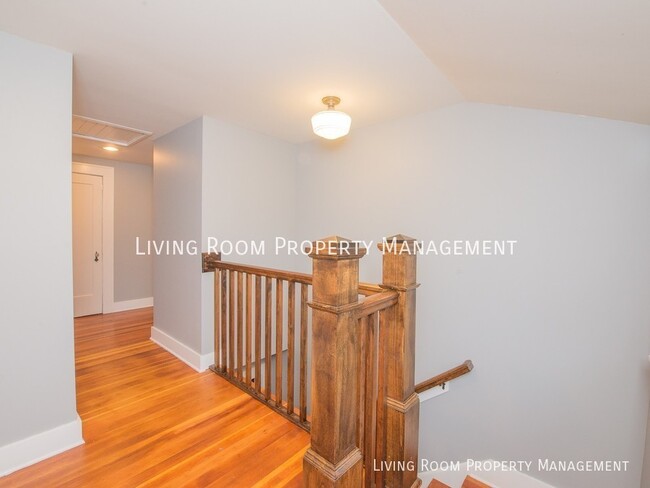 Building Photo - 1926 Fully Remodeled Farmhouse with a Fenc...