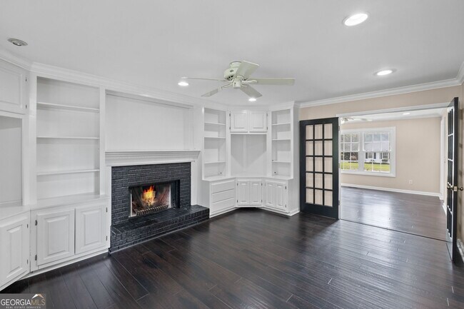 Building Photo - 2680 Nicholas Ct NE