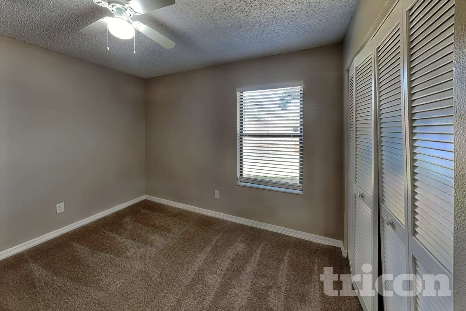 Building Photo - 947 Sandywood Dr