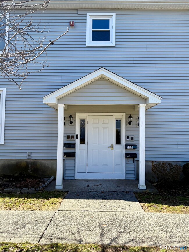 Building Photo - 146 Carriage Path S
