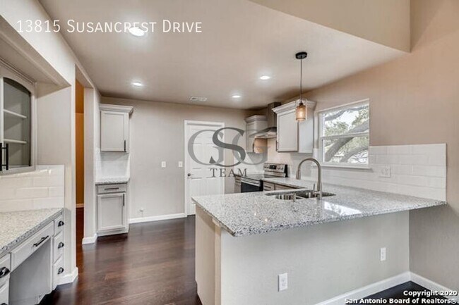 Building Photo - 13815 Susancrest Dr