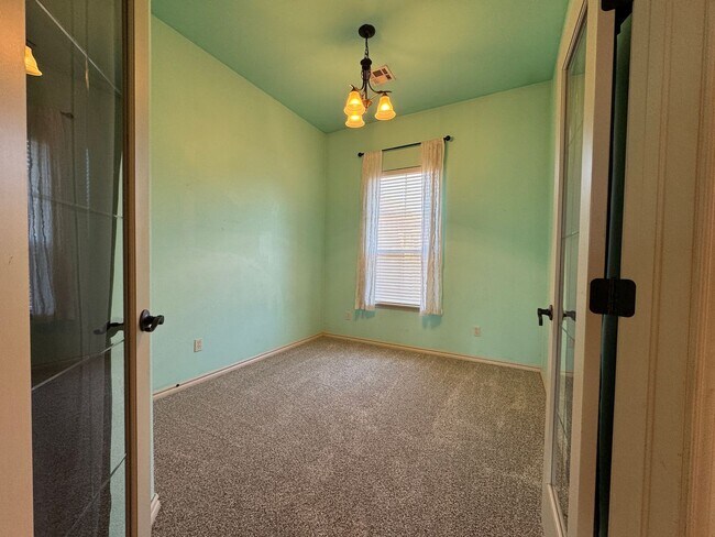 Building Photo - Spacious & Modern Home - 10 Minutes from Tinker AFB!