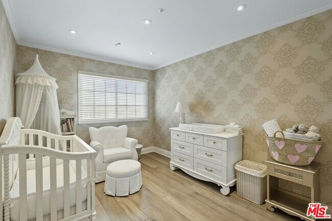 Building Photo - 3900 Hilton Head Way