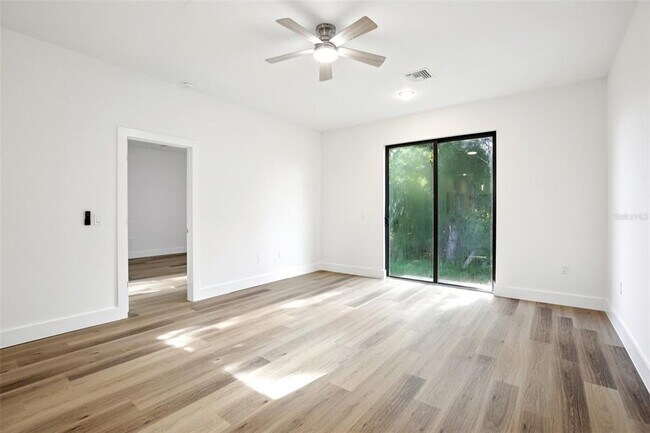Building Photo - 10368 Port Everglades St