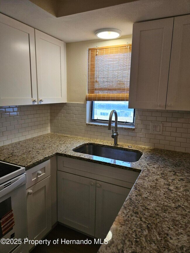 Building Photo - 13240 Starfish Dr