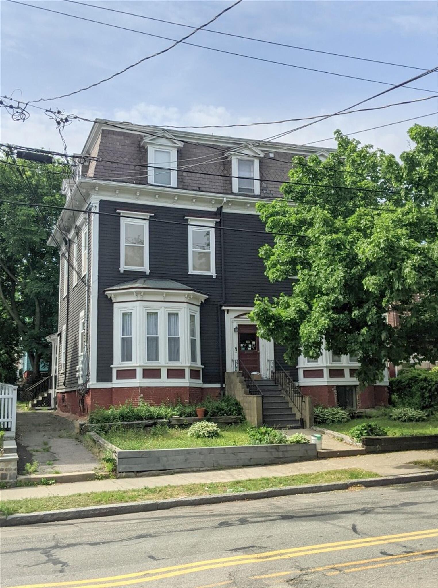 Building Photo - 18 Cameron Ave