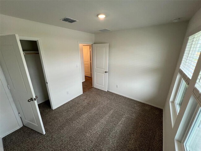 Building Photo - 306 Constanza Trl