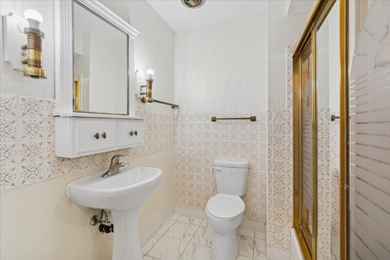 Building Photo - 8538 Mango Ave