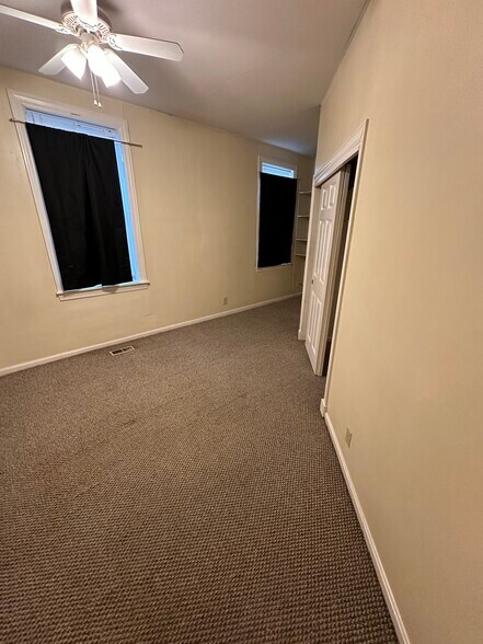 Building Photo - 8 W Hollister St