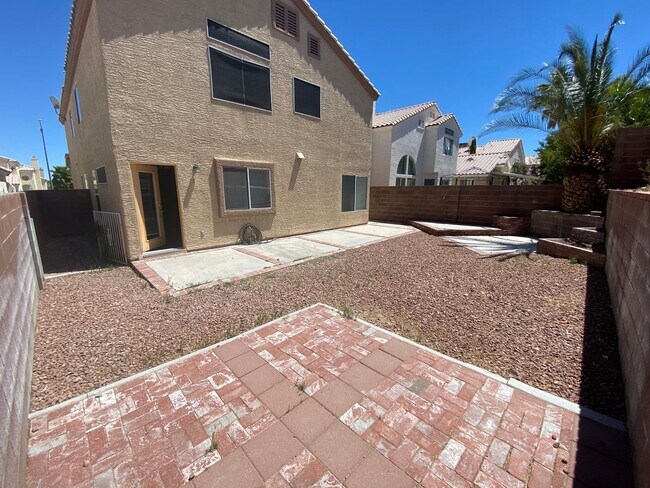 Building Photo - Wonderful 4 bed/2.5 bath home located in W...