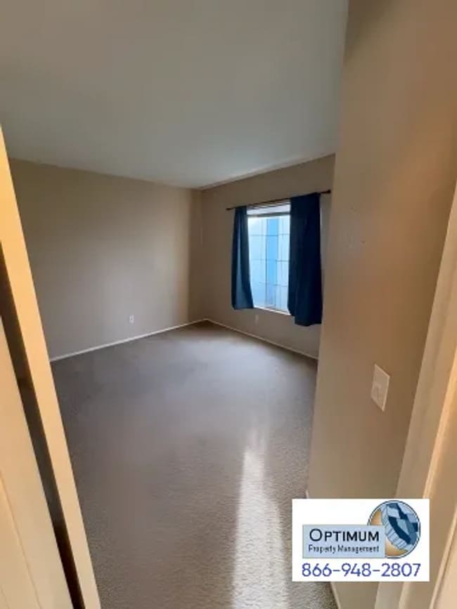 Building Photo - Charming 3 Bedroom, 2 Bathroom Single-Family Home in Adelanto