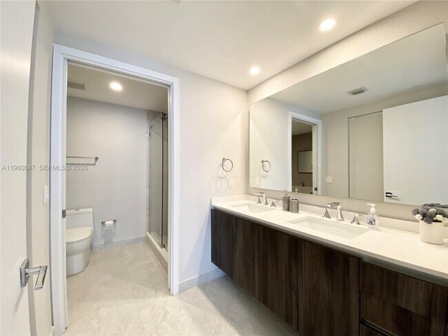 Building Photo - 488 NE 18th St