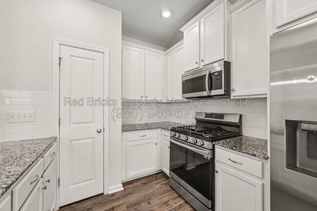 Building Photo - 3914 Townes Blvd