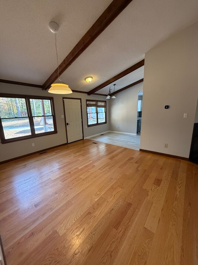 Building Photo - 4711 Highview Ct