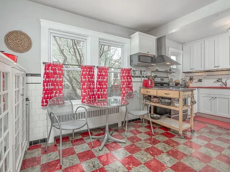 kitchen - 151 Walsh St