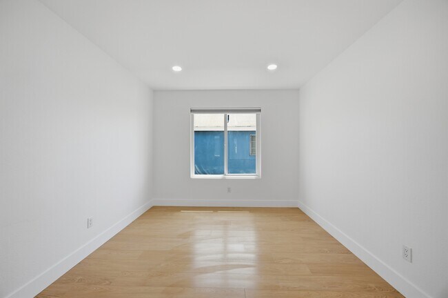 Building Photo - 1040 Gardena