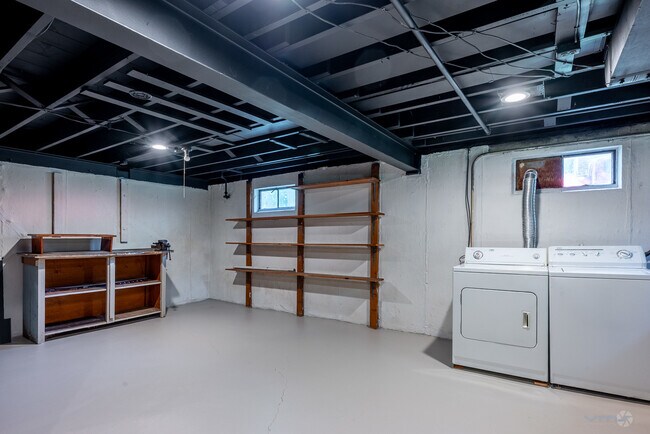 Building Photo - 711 N 3rd Ave